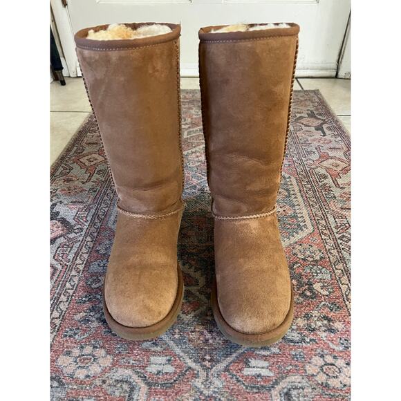 Women's UGG Women's Classic Tall Boot SIZE 5 - Picture 3 of 9